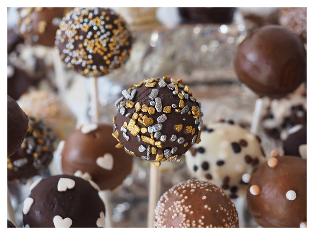 cake-pops-693645_640